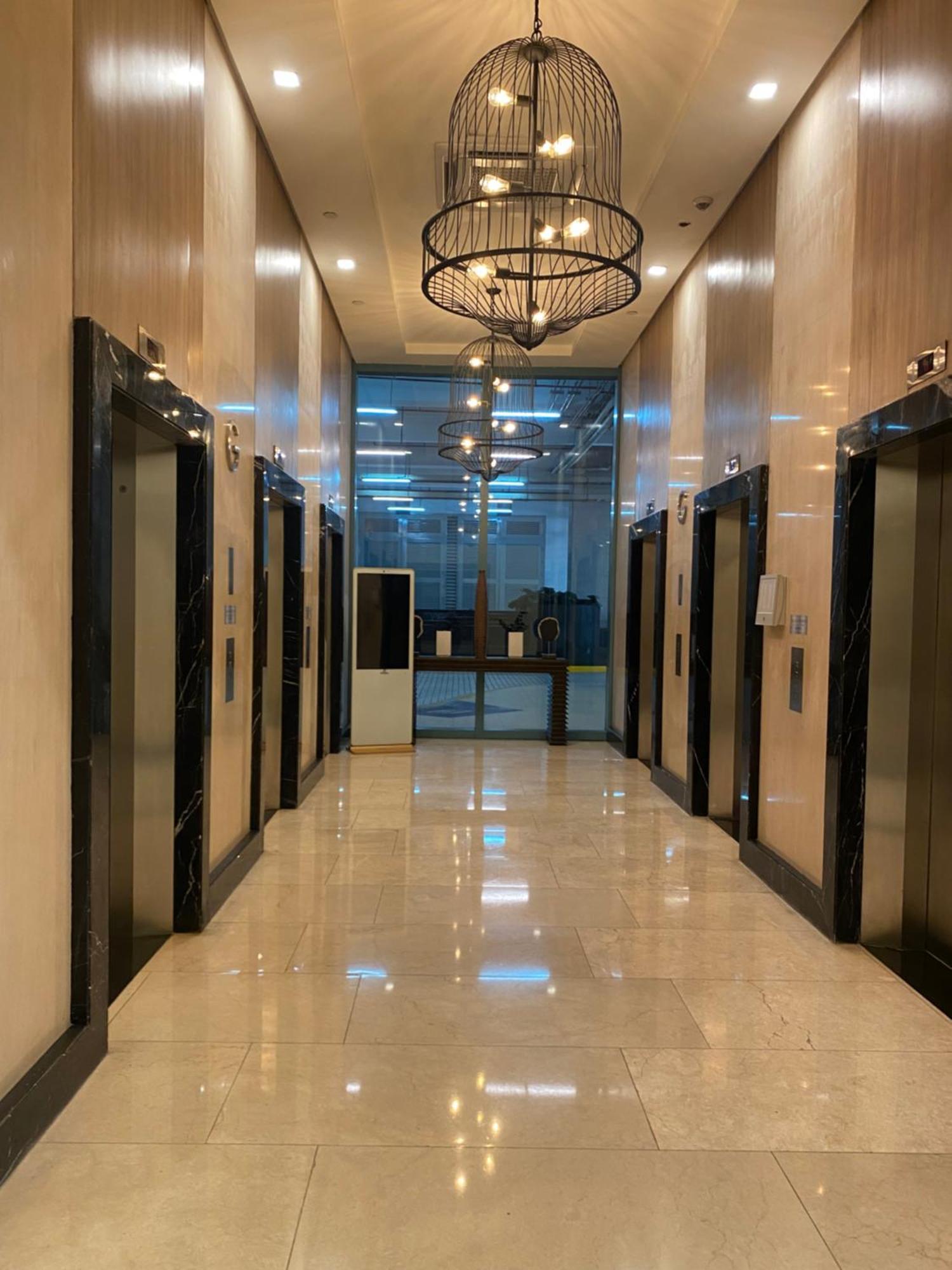 1 Bedroom Uptown Bgc Across Uptown Mall マニラ市 エクステリア 写真